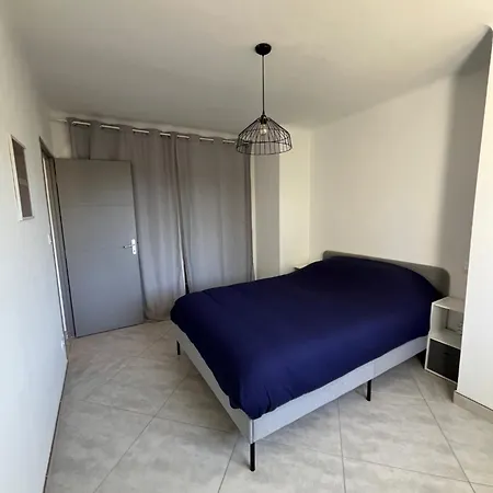 Cosy Au Coeur De * ناربون